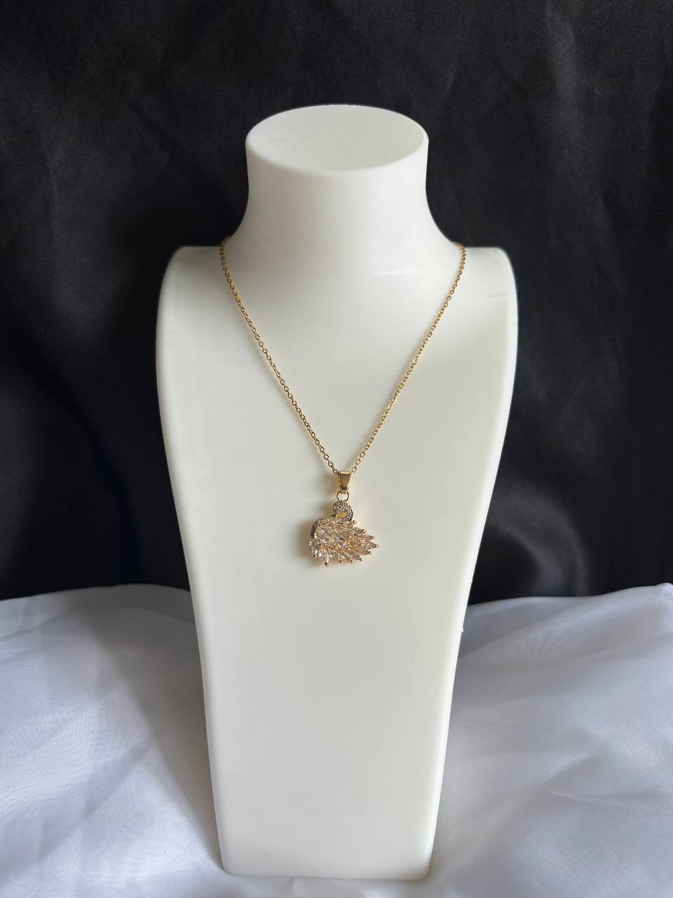MNDStore™ Swan Necklace