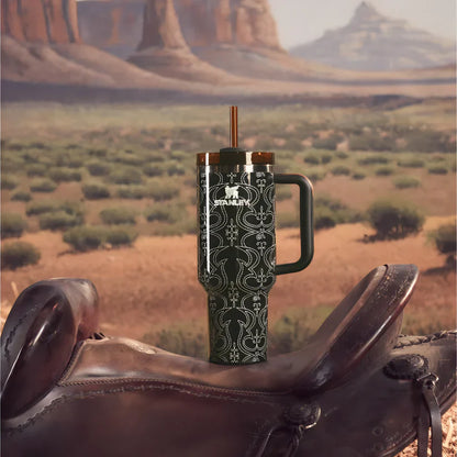 Stanley termos modelleriyle içeceklerinizi saatlerce sıcak veya soğuk tutun! Pratik kullanımıyla Stanley pipetli termos, kahve severler için Stanley kahve termosu ve ergonomik tasarımıyla Stanley mug termos günlük hayatınıza konfor katıyor. Stanley kulplu termos ve Stanley outdoor termos 1.3 lt, kamp ve doğa gezileri için mükemmel bir seçenek sunarken, Stanley Barbie termos ve Stanley termos pembe şık ve modern tasarımlarıyla göz dolduruyor. Stanley termos küçük modellerden büyük hacimli Stanley 1.3 lt term