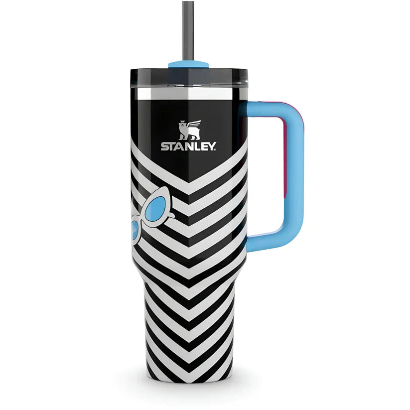 Stanley termos çeşitleri ile sıcak ve soğuk içeceklerinizi uzun süre muhafaza edin! Stanley pipetli termos, Stanley kahve termosu ve Stanley mug termos modelleri, günlük kullanım için idealdir. Stanley kulplu termos ve Stanley outdoor termos 1.3 lt, doğa tutkunları için mükemmel bir seçim sunar. Şık tasarımıyla Stanley Barbie termos ve Stanley termos pembe, tarzınıza renk katar. Stanley termos en ucuz fiyat seçenekleriyle kaliteli ve dayanıklı bir kullanım sunarken, Stanley termos çanta ile taşıması da oldu