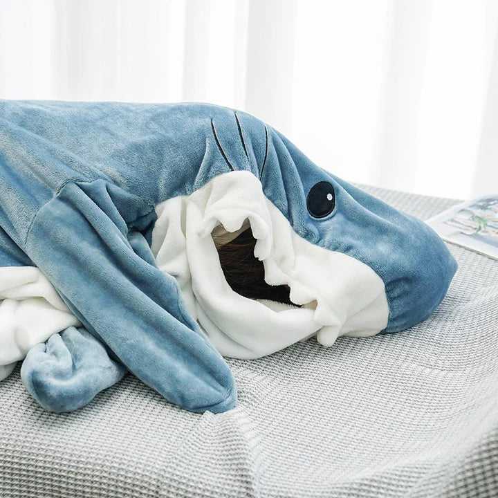 Gifthane Shark Hoodie Battaniye